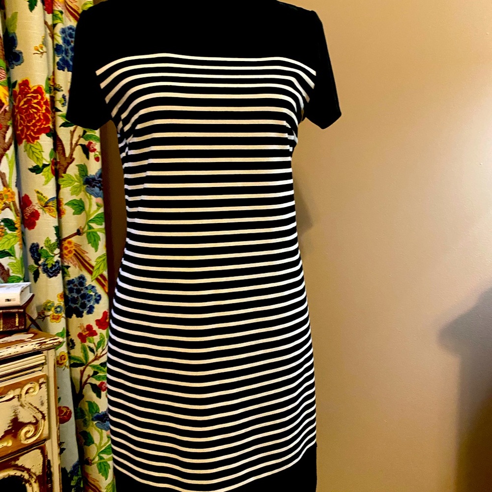 Fitted black and white dress